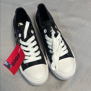 Women's Black and White Sneakers Pacers JP-115